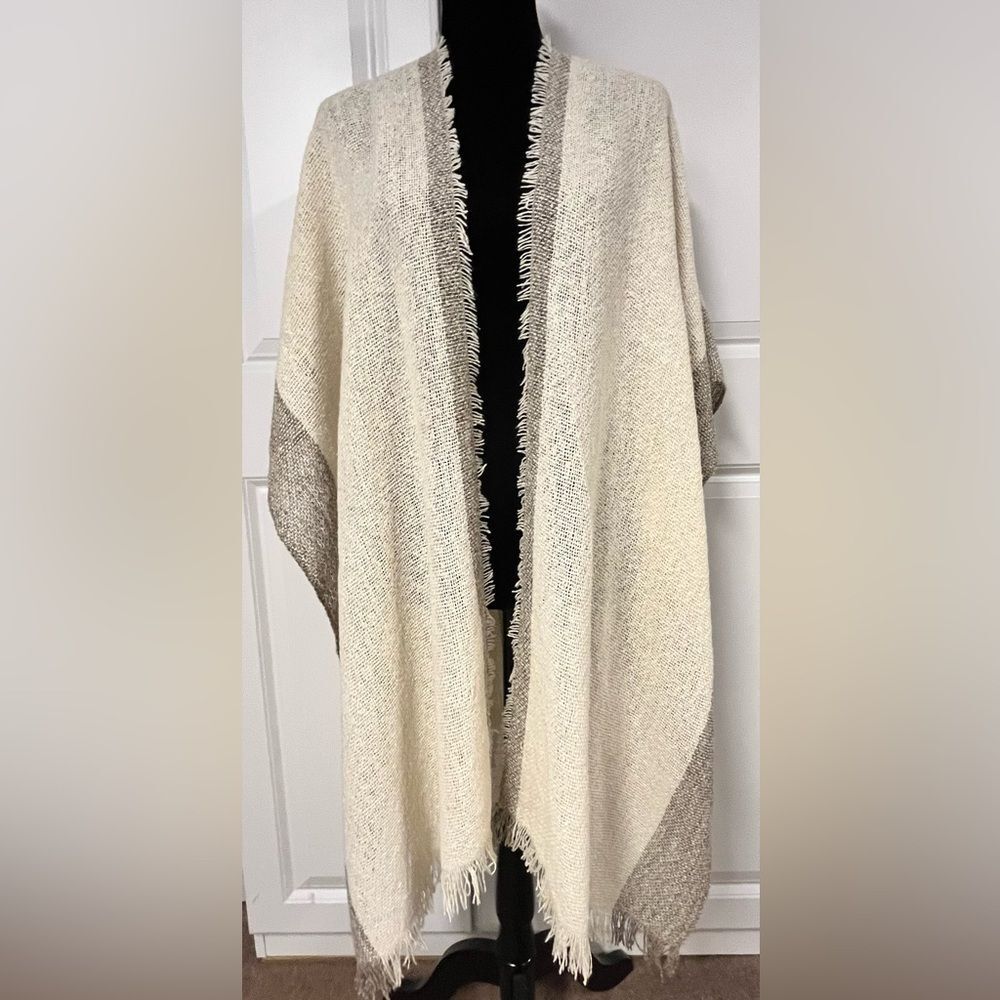 Cream & Beige Fringe Trim Shawl